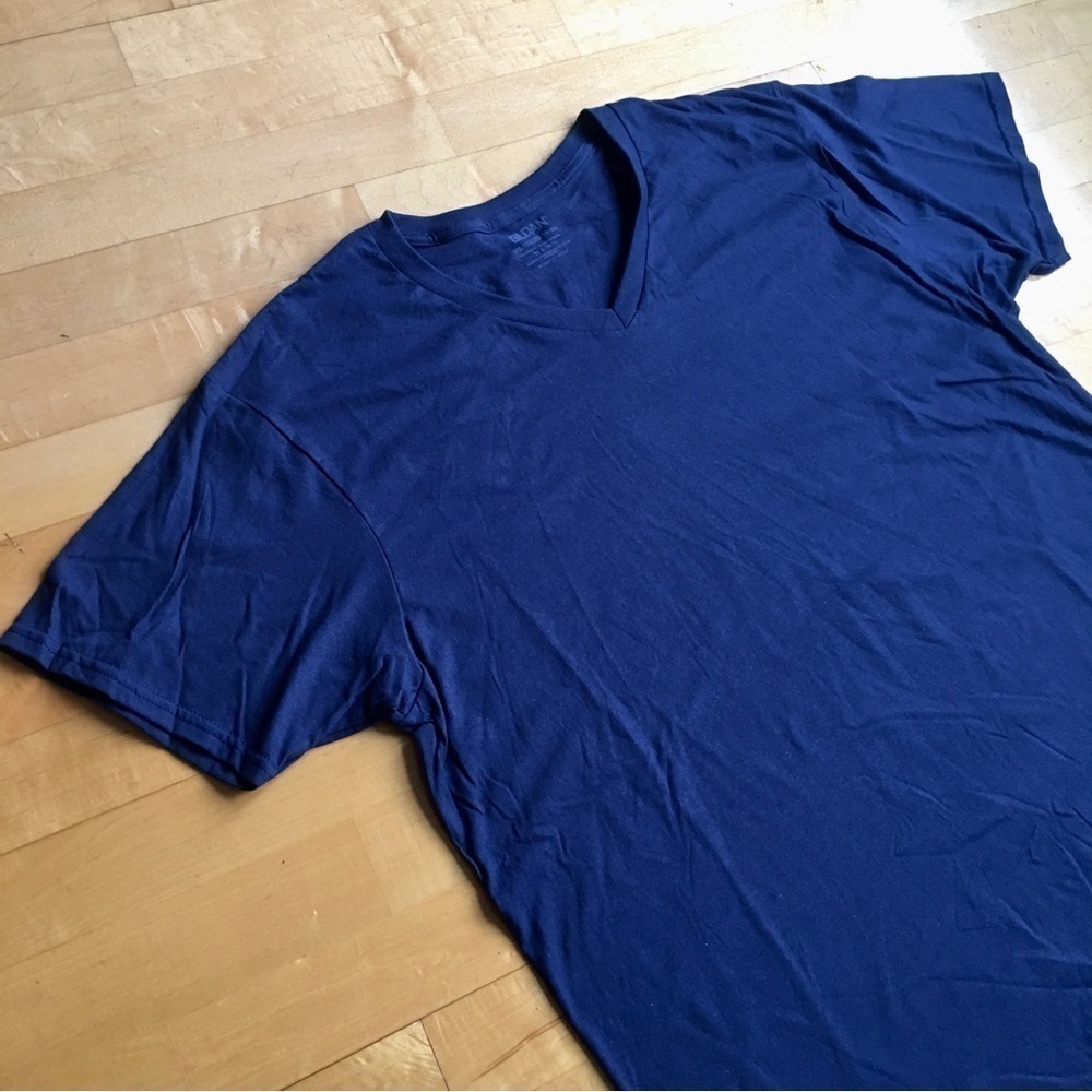 Gildan V-Neck Short Sleeve Tee Navy Blue 2XL